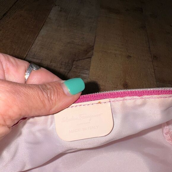 Salvatore Ferragamo cosmetic pouch - Picture 13 of 13